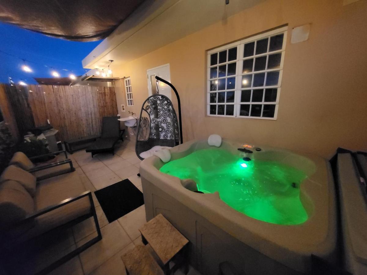 Private Jacuzzi Oasis With Mountain Views And Free Parking Lejlighed Ponce Eksteriør billede
