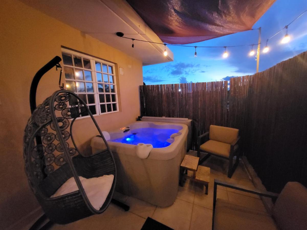 Private Jacuzzi Oasis With Mountain Views And Free Parking Lejlighed Ponce Eksteriør billede