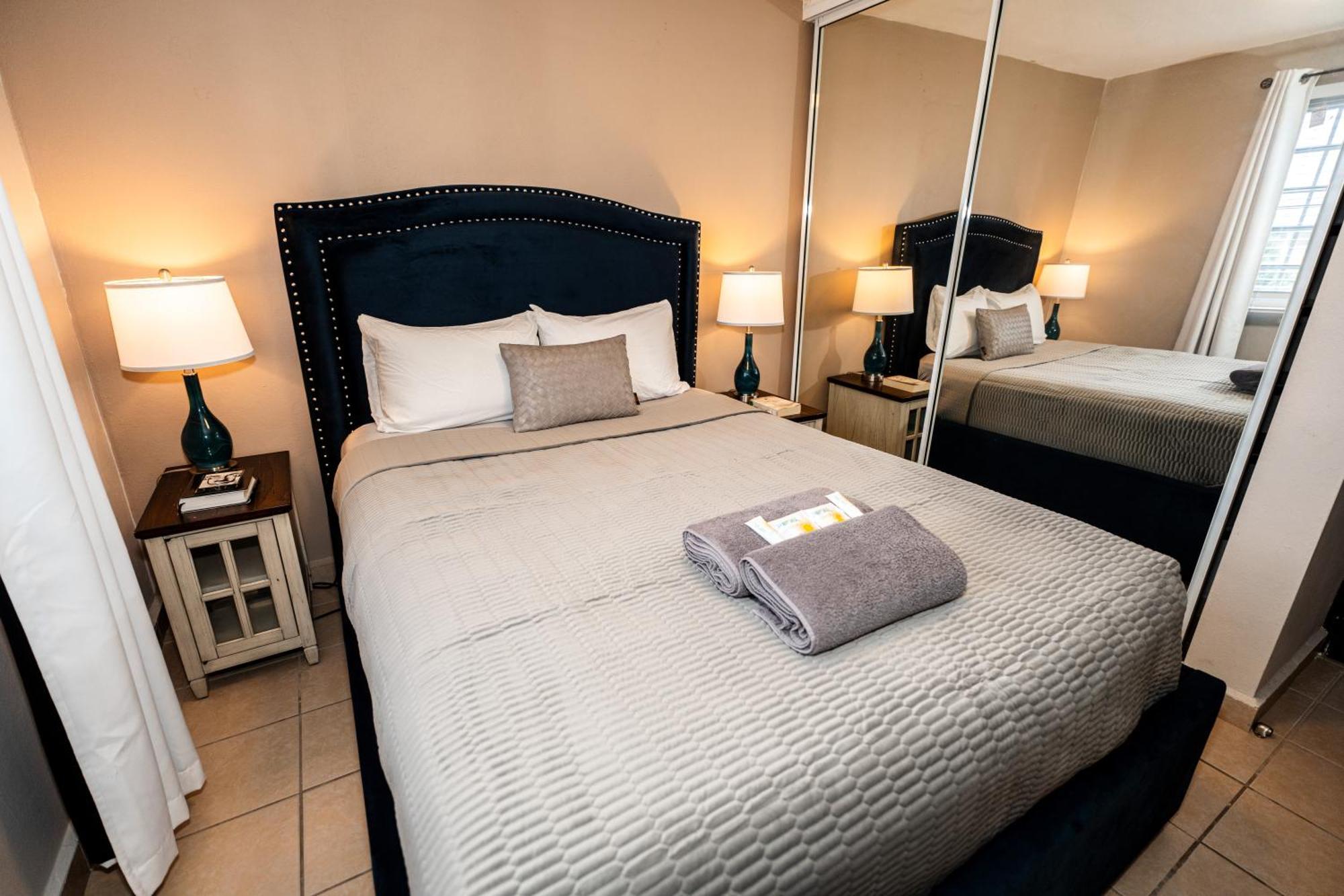 Private Jacuzzi Oasis With Mountain Views And Free Parking Lejlighed Ponce Eksteriør billede