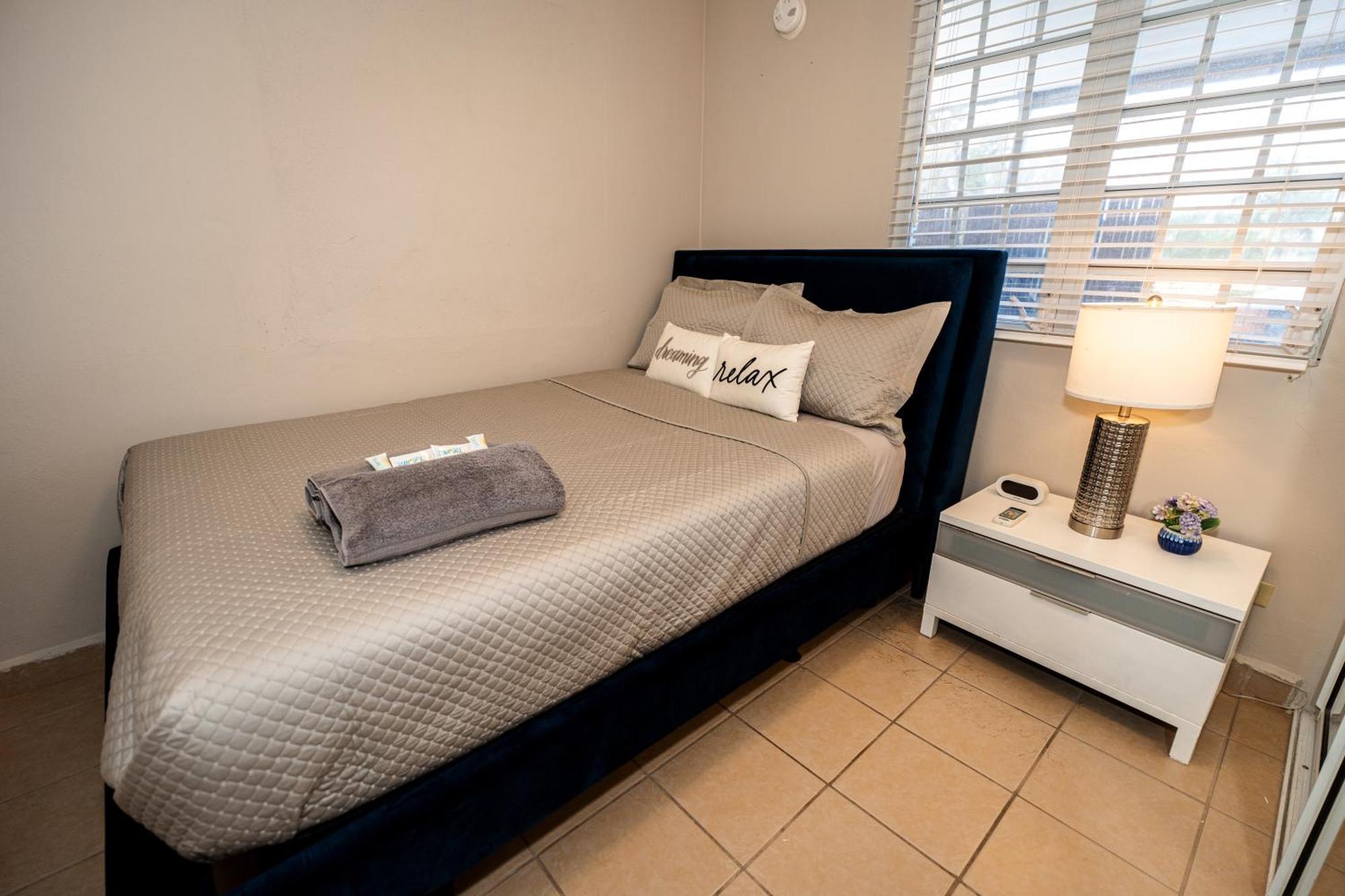 Private Jacuzzi Oasis With Mountain Views And Free Parking Lejlighed Ponce Eksteriør billede